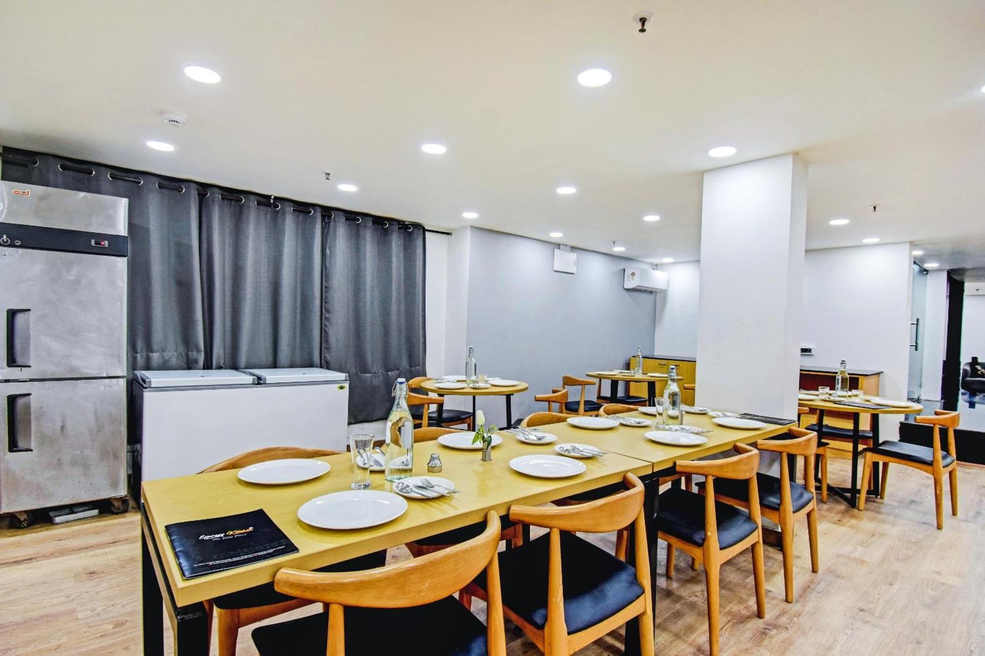 Hotel Super Townhouse The Royal Retreat Garui Exterior foto