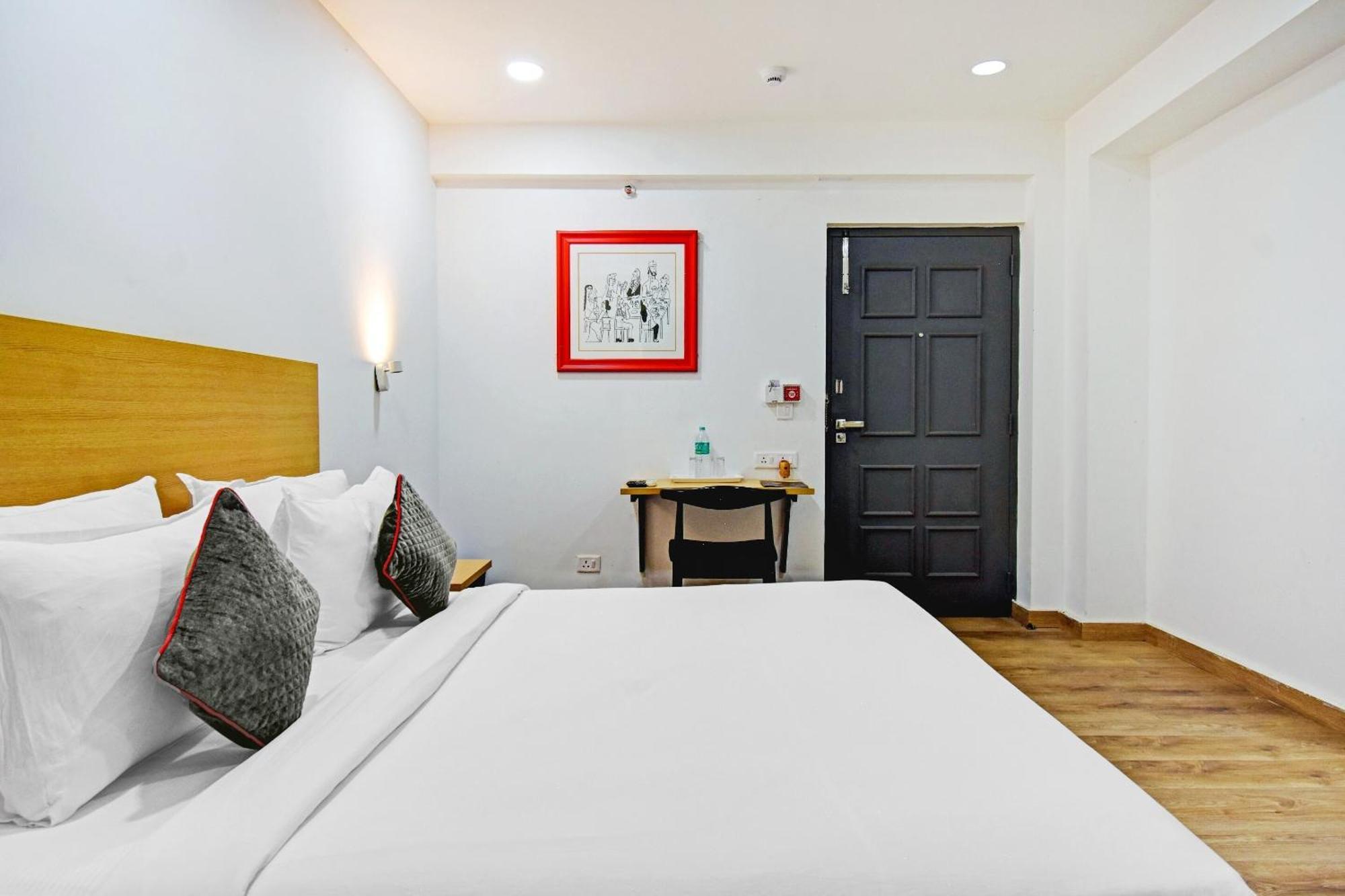 Hotel Super Townhouse The Royal Retreat Garui Exterior foto